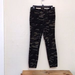 Anthropologie Pilcro and the Letterpress High Rise Skinny Camo Cords Size 27 NEW